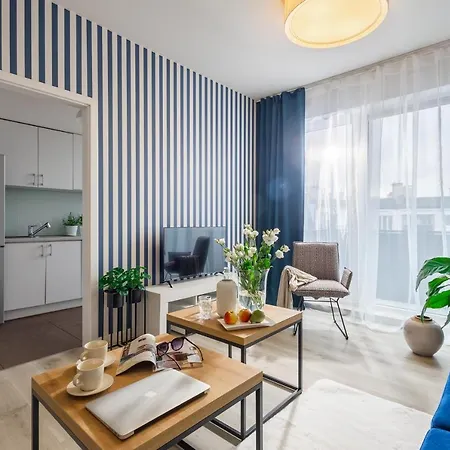 Dabrowskiego By The Railway Station Wrocław