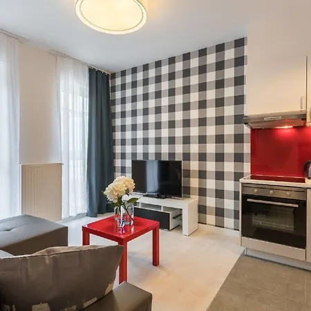 Dabrowskiego By The Railway Station Lägenhet *