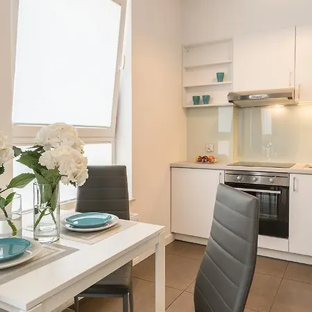 Dabrowskiego By The Railway Station Apartment Breslau