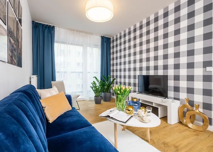 Dabrowskiego By The Railway Station Apartamento