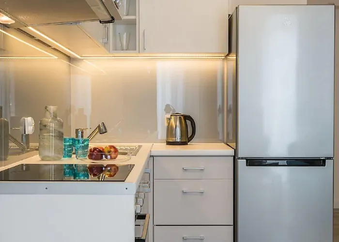 Dabrowskiego By The Railway Station Apartamento