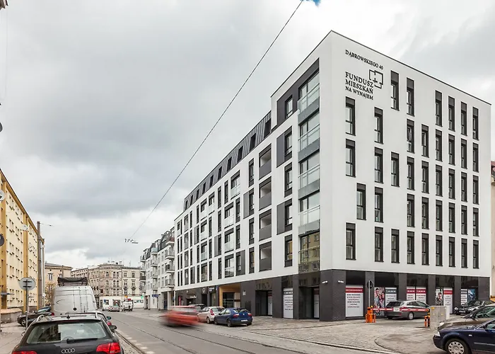 Dabrowskiego By The Railway Station Apartamento