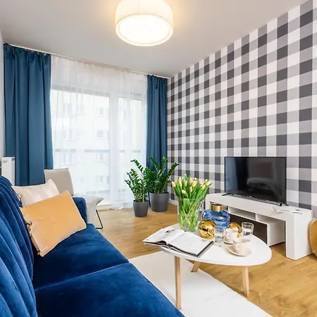 Dabrowskiego By The Railway Station Appartement