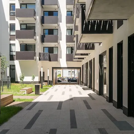 Dabrowskiego By The Railway Station Breslavia