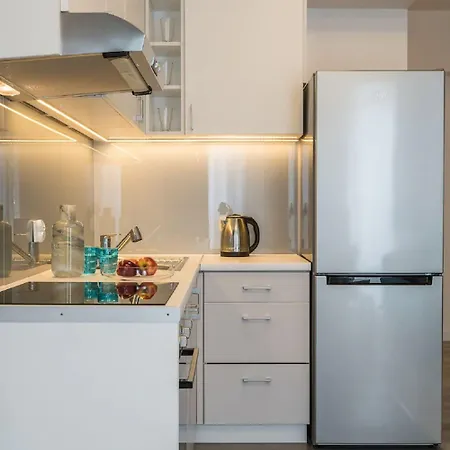 Dabrowskiego By The Railway Station Apartamento