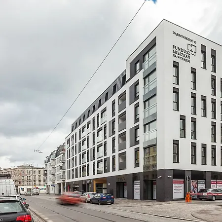 Dabrowskiego By The Railway Station Appartement