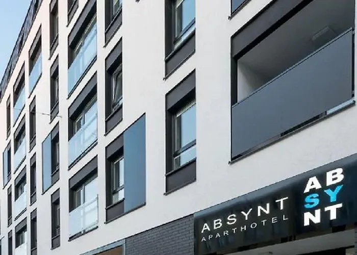 Dabrowskiego By The Railway Station アパート *